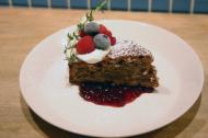 コケモモのカルダモンケーキ